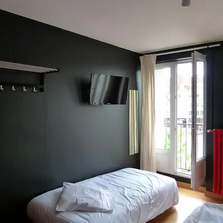 Hotel Victor 2*